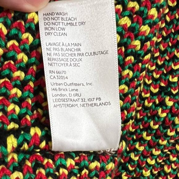 Urban Outfitters Crochet Bucket Hat - Picture 6 of 10